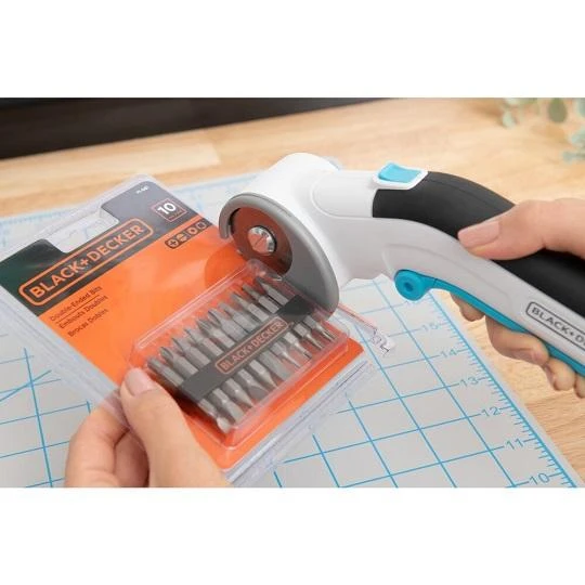 Black & Decker Juodas & Decker Akumuliatorinės universalios žirklės Juodas & Decker BCRC115-XJ; 3,6 V; 1,5 Ah akum.
