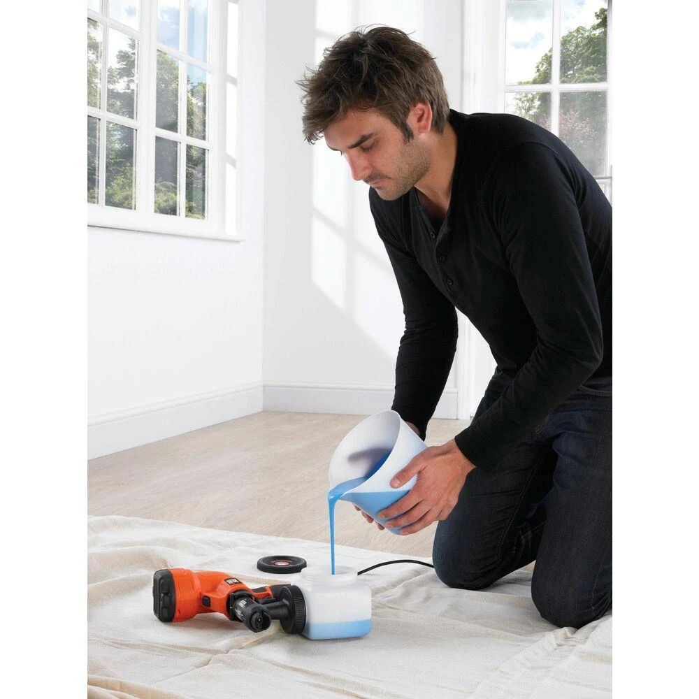 Black & Decker purškimo pistoletas su dažu indu