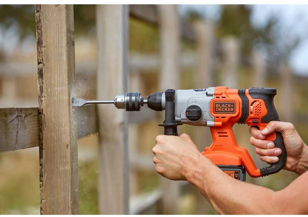Black & Decker Juodas & Decker Akumuliatorinis SDS+ smūginis gręžtuvas, 18 V, 4,0 Ah, Juodas & Decker [BCD900M1K-QW]