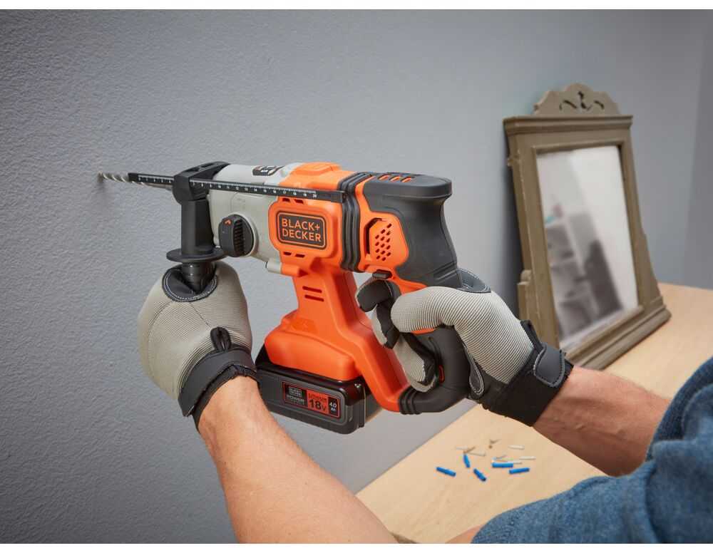 Black & Decker Juodas & Decker Akumuliatorinis SDS+ smūginis gręžtuvas, 18 V, 4,0 Ah, Juodas & Decker [BCD900M1K-QW]