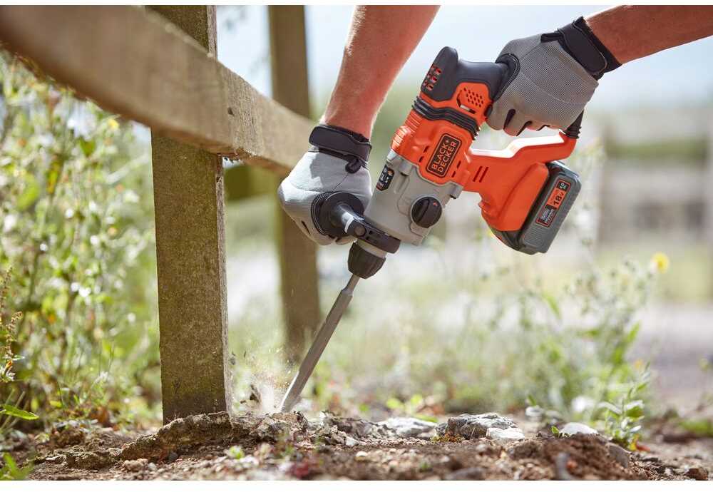 Black & Decker Juodas & Decker Akumuliatorinis SDS+ smūginis gręžtuvas, 18 V, 4,0 Ah, Juodas & Decker [BCD900M1K-QW]