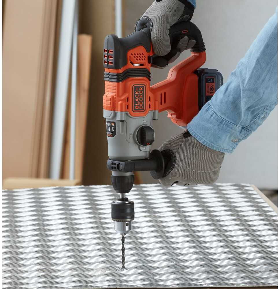 Black & Decker Juodas & Decker Akumuliatorinis SDS+ smūginis gręžtuvas, 18 V, 4,0 Ah, Juodas & Decker [BCD900M1K-QW]