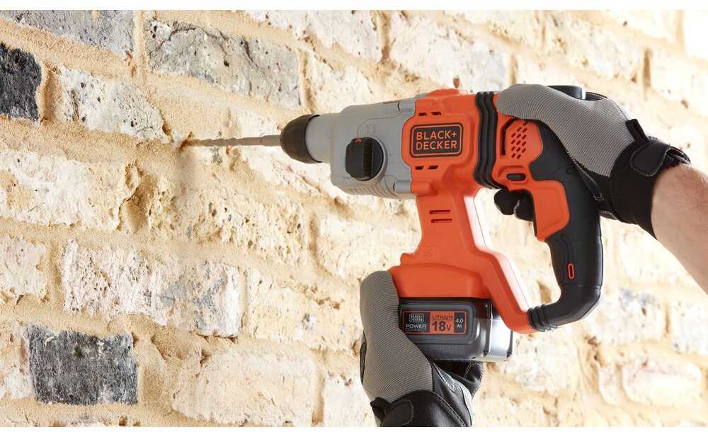 Black & Decker Juodas & Decker Akumuliatorinis SDS+ smūginis gręžtuvas, 18 V, 4,0 Ah, Juodas & Decker [BCD900M1K-QW]