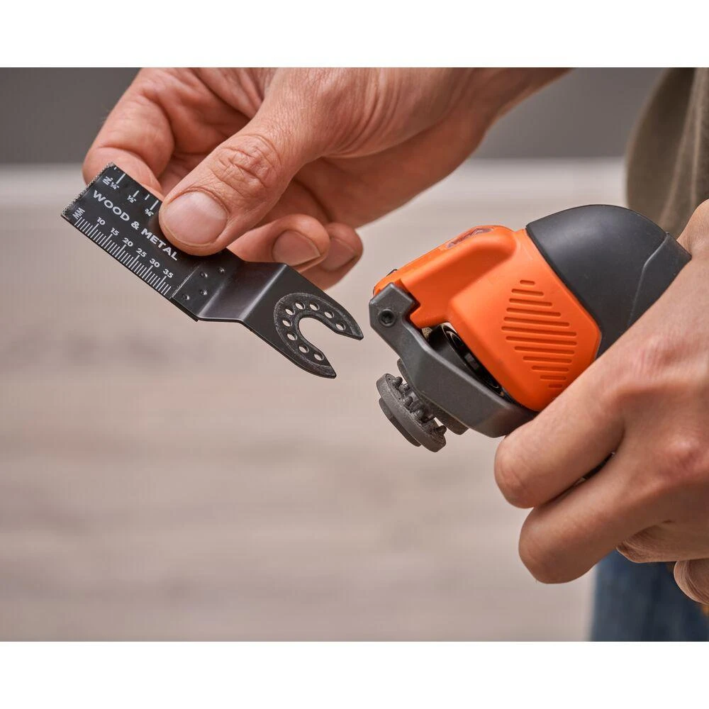 Black & Decker Juodas & Decker Daugiafunkcinis įrankis Juodas & Decker BDCOS18N-XJ; 18 V (be akumuliatoriaus ir pakrovėjo)