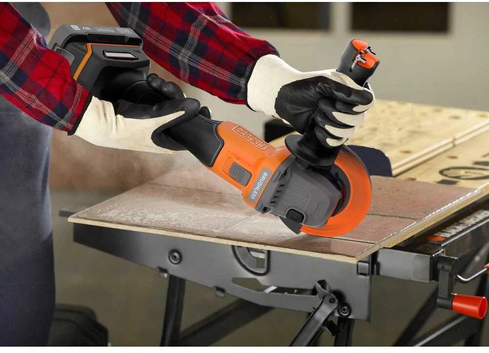 Black & Decker kampinis šlifuoklis 115mm, 18V, 2x2,0Ah, Juodas & Decker [BCG6L8D2S-QW]