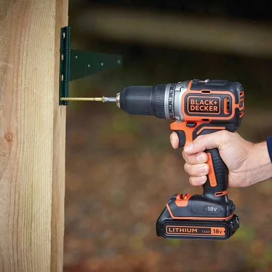 Black & Decker Juodas & Decker Suktuvas-gręžtuvas Juodas & Decker BL186K1B2-QW; 18 V; 2x2,0 Ah akum.