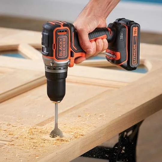 Black & Decker Juodas & Decker Suktuvas-gręžtuvas Juodas & Decker BL186K1B2-QW; 18 V; 2x2,0 Ah akum.
