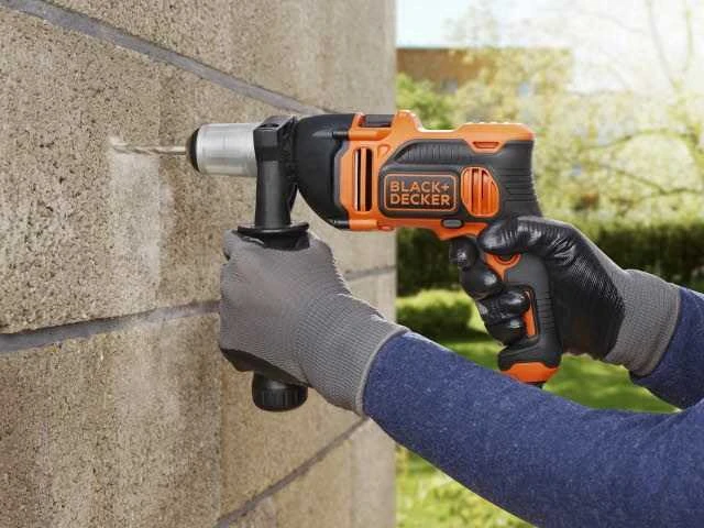 Black & Decker Juodas & Decker Gręžtuvas smūginis BEH850 / 850W + 32 priedai ir dėžė, Juodas & Decker
