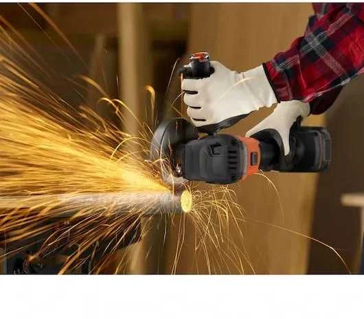 Black & Decker Rinkinys COMBO: Suktuvas - gręžtuvas smūginis + kampinis šlifuoklis 115 mm 18 V , 2,5 Ah, Juodas & Decker [BCK24E1SB-QW] + bidon Dovana