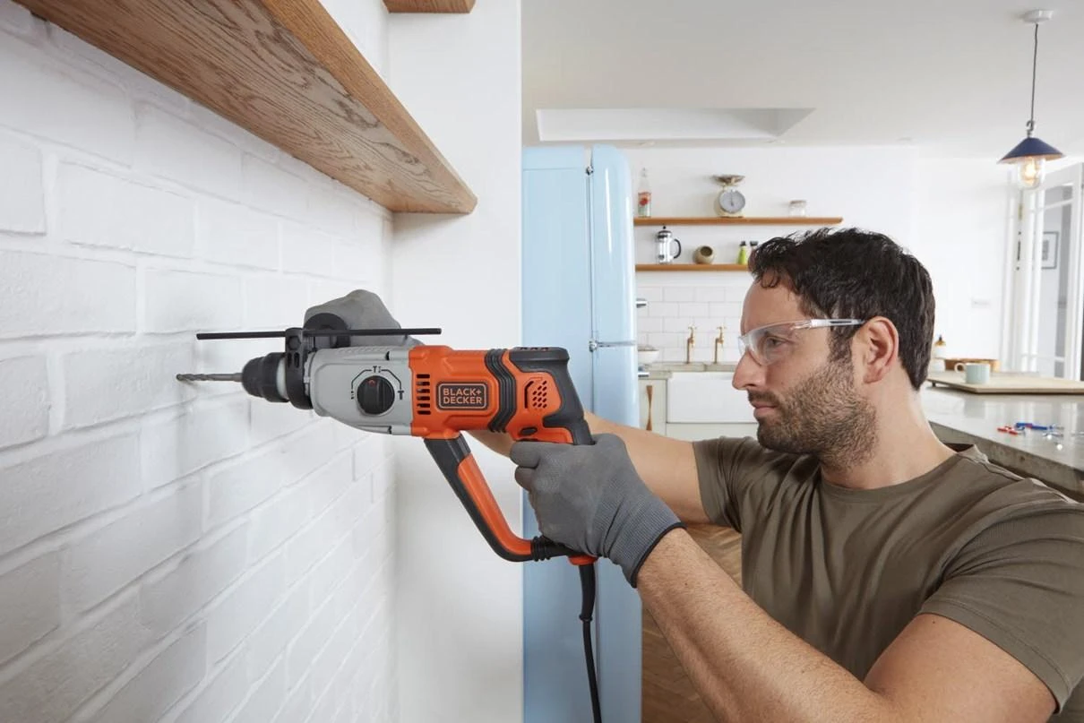 Grąžtas Black & Decker Juodas & Decker Perforatoriai Juodas & Decker BEHS02K-QS; 2,2 J; 800 W; SDS-plus