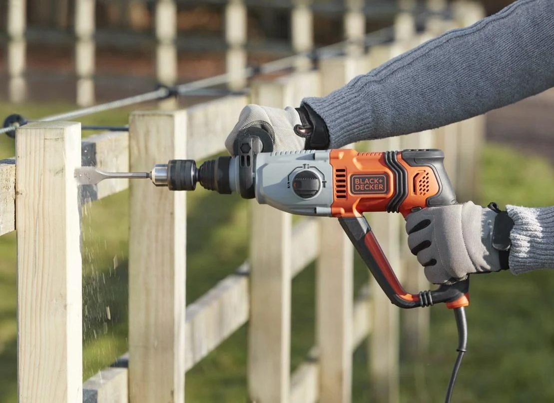 Grąžtas Black & Decker Juodas & Decker Perforatoriai Juodas & Decker BEHS02K-QS; 2,2 J; 800 W; SDS-plus