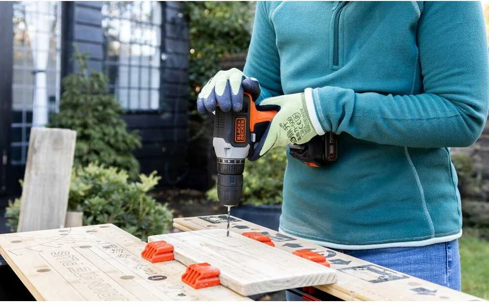 Black & Decker Akumuliatorinis gręžtuvas-suktuvas BCD001C1-QW, 18V, 1x1,5 Ah