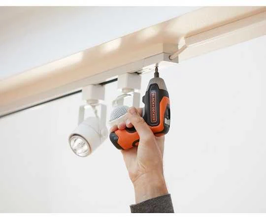 Black & Decker Juodas & Decker Suktuvas Juodas & Decker BCF611CK-QW; 3,6 V; 1x1,5 Ah akum.