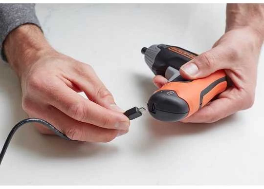 Black & Decker Juodas & Decker Suktuvas Juodas & Decker BCF611CK-QW; 3,6 V; 1x1,5 Ah akum.