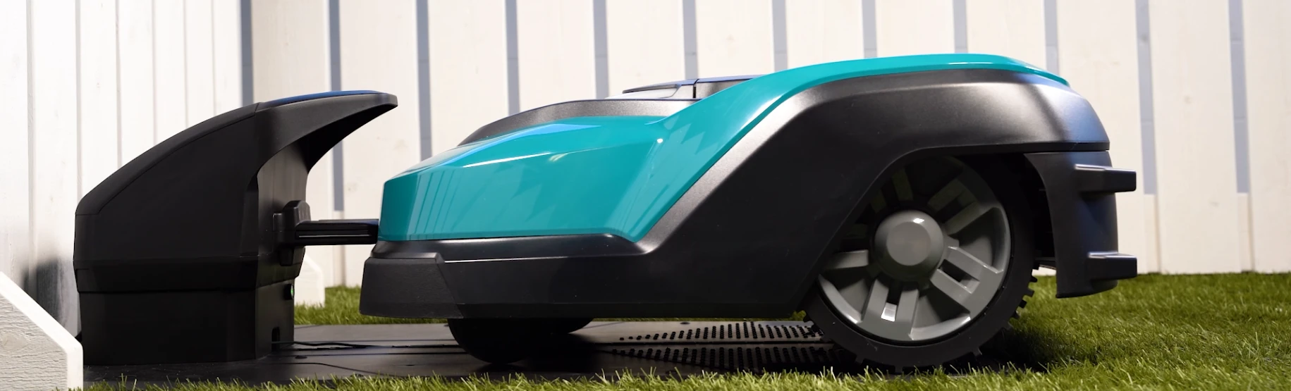 Vejos robotas Makita RM350D 18 V, 24 cm, 3500 m² aprašymas - Prekės nuotrauka