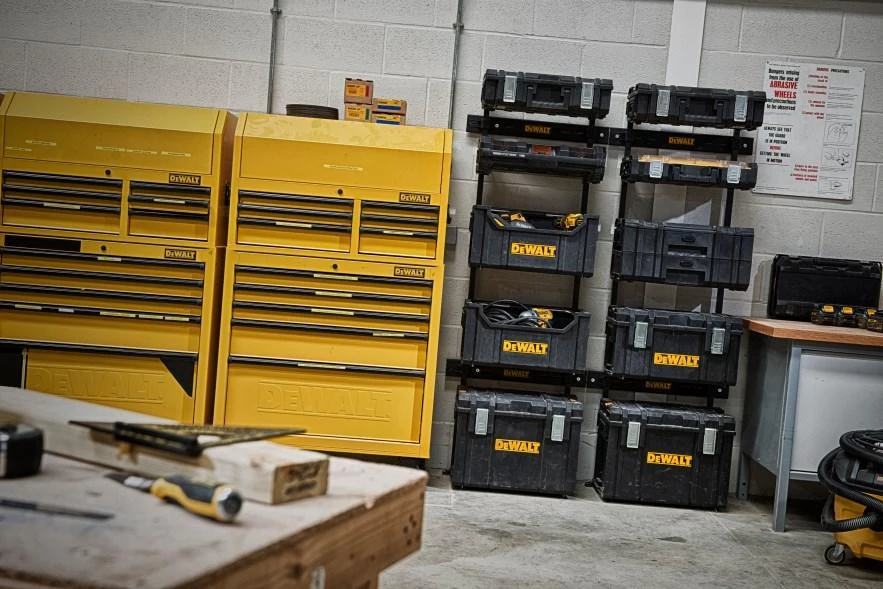 Dewalt sistema dėžėms ir lagaminams tvirtinti DWST1-75694
