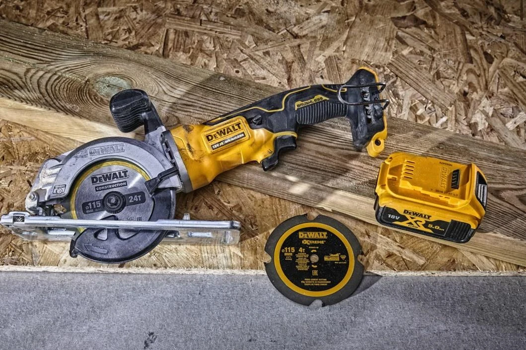 DEWALT diskinis pjūklas DCS571N 115 mm 18V be akumuliatoriaus ir kroviklio