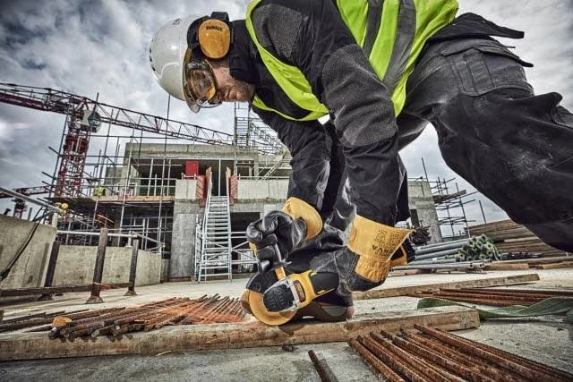 DeWALT kampinis šlifuoklis DCG406N-XJ be akumuliatoriaus ir kroviklio