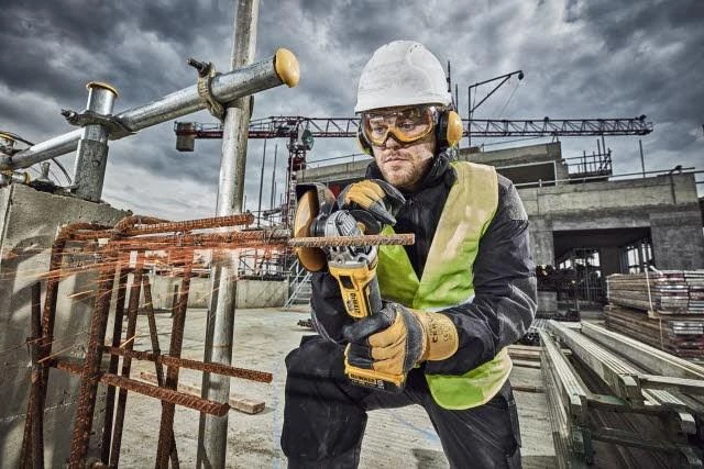 DeWalt akumuliatorinis kampinis šlifuoklis DCG405P2-QW, 18V, 2x5Ah