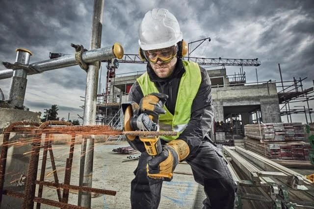 DeWALT kampinis šlifuoklis DCG405NT be akumuliatoriaus ir kroviklio, TSTAK lagaminas