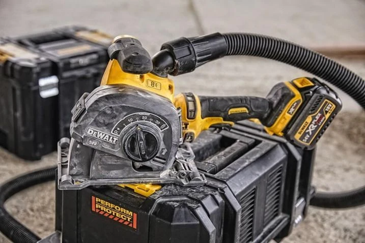 Akumuliatorinis kampinis šlifuoklis DeWalt DCG200T2-QW; 54 V; 2x6,0 Ah akum.