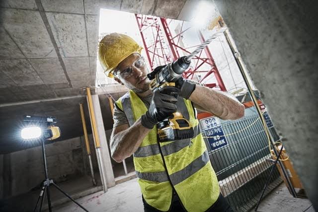 DeWalt smūginis suktuvas - gręžtuvas DCD996P3 18V, 95Nm, 3 pavaros, 3 x 5,0 Ah
