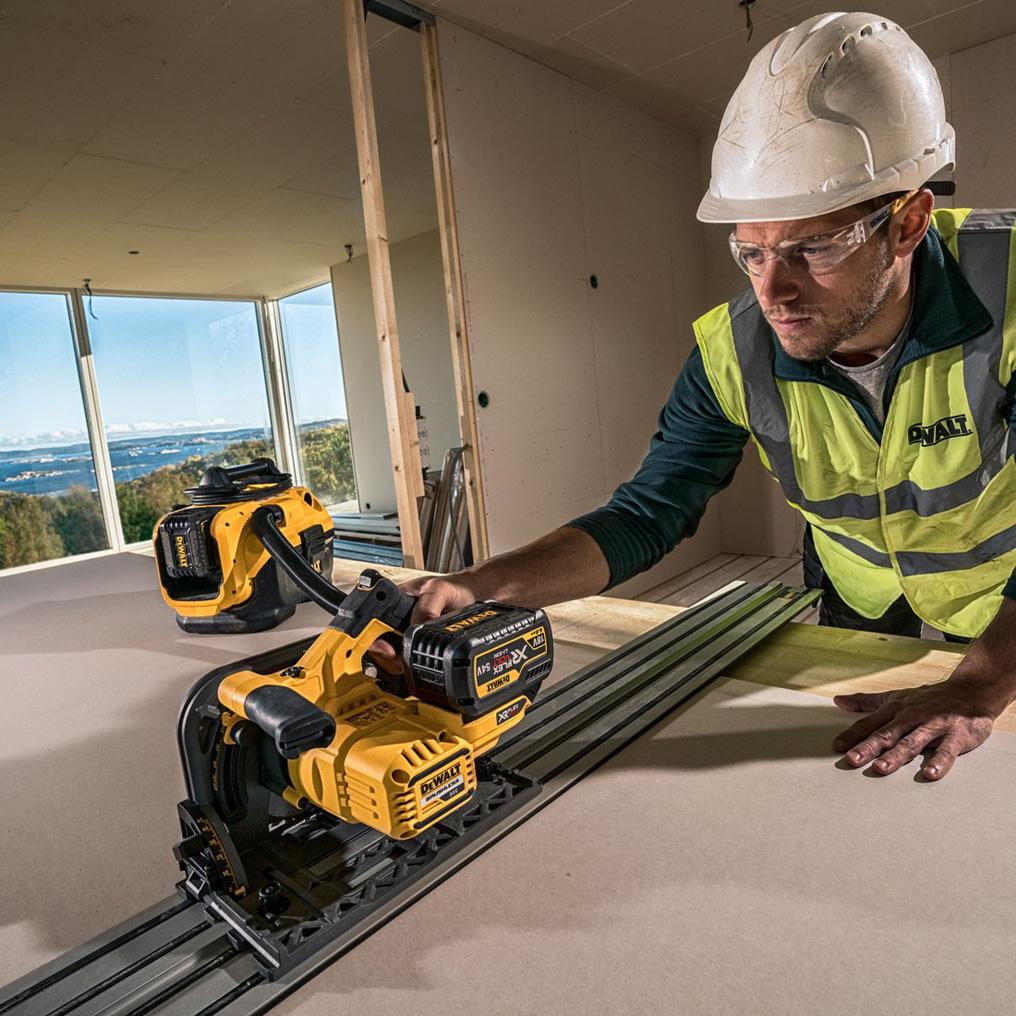 DEWALT FLEXVOLT diskinis pjūklas – GROTUVĖS KIŠTUKAS 54V 2x6.0Ah DCS520T2