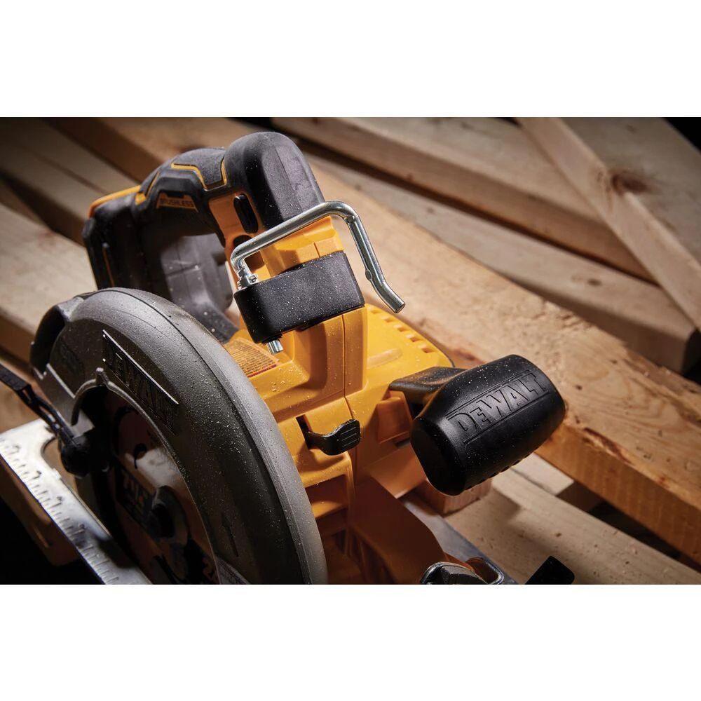 DeWalt akumuliatorinis diskinis pjūklas DCS573NT, 190mm, TSTAK lagaminas be akumuliatoriaus ir kroviklio