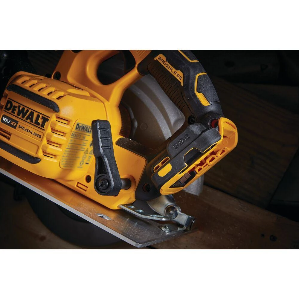 DeWalt akumuliatorinis diskinis pjūklas DCS573NT, 190mm, TSTAK lagaminas be akumuliatoriaus ir kroviklio