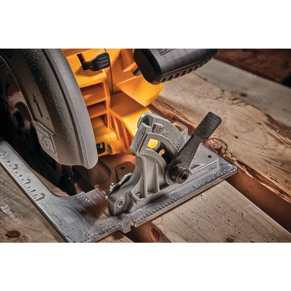 DeWalt akumuliatorinis diskinis pjūklas DCS573NT, 190mm, TSTAK lagaminas be akumuliatoriaus ir kroviklio