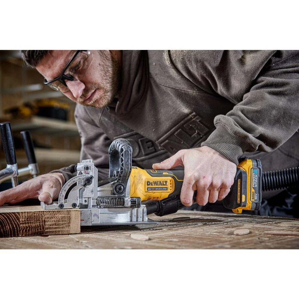 DEWALT FLAP FREŽIMO STAKLĖ 18V 2x5,0Ah TSTAK DCW682P2