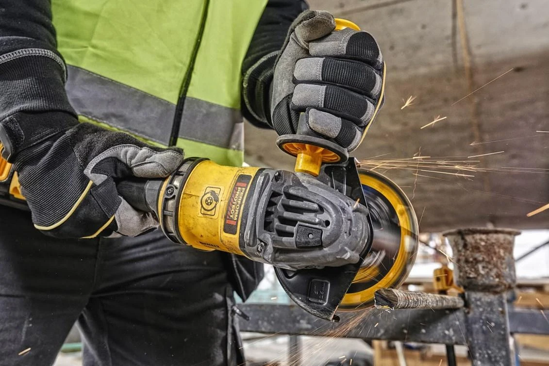 Kampinis šlifuoklis Dewalt DCG418X2-QW; 54 V; 2x9,0 Ah akum.