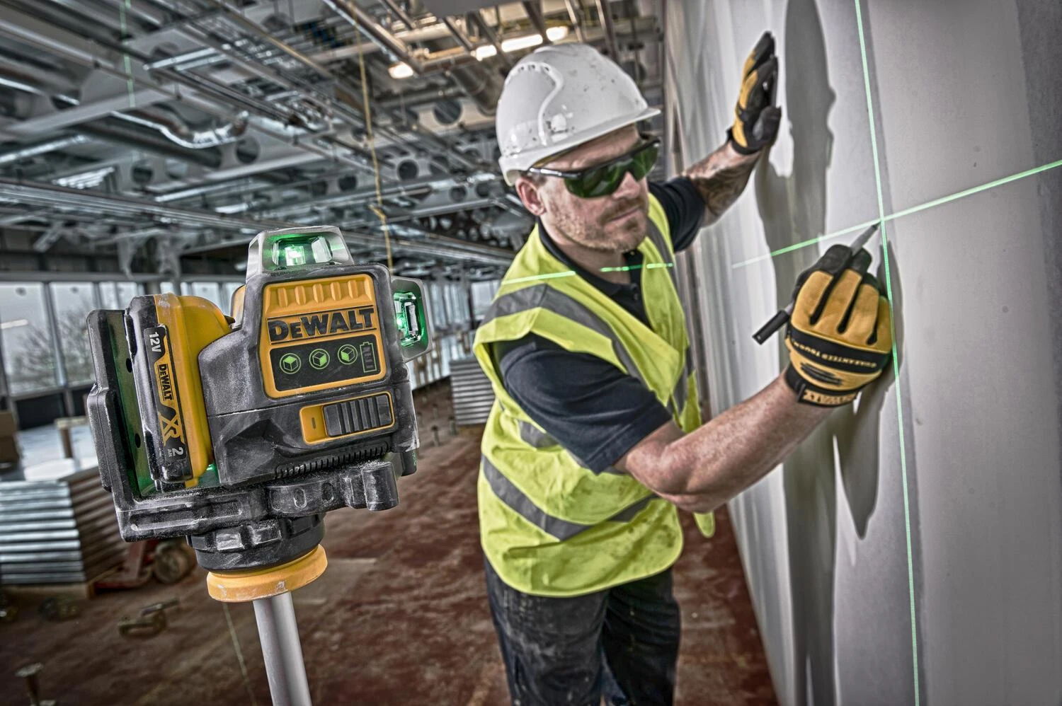 Dewalt kryžminių linijų lazeris DCE089D1G-QW, žalias