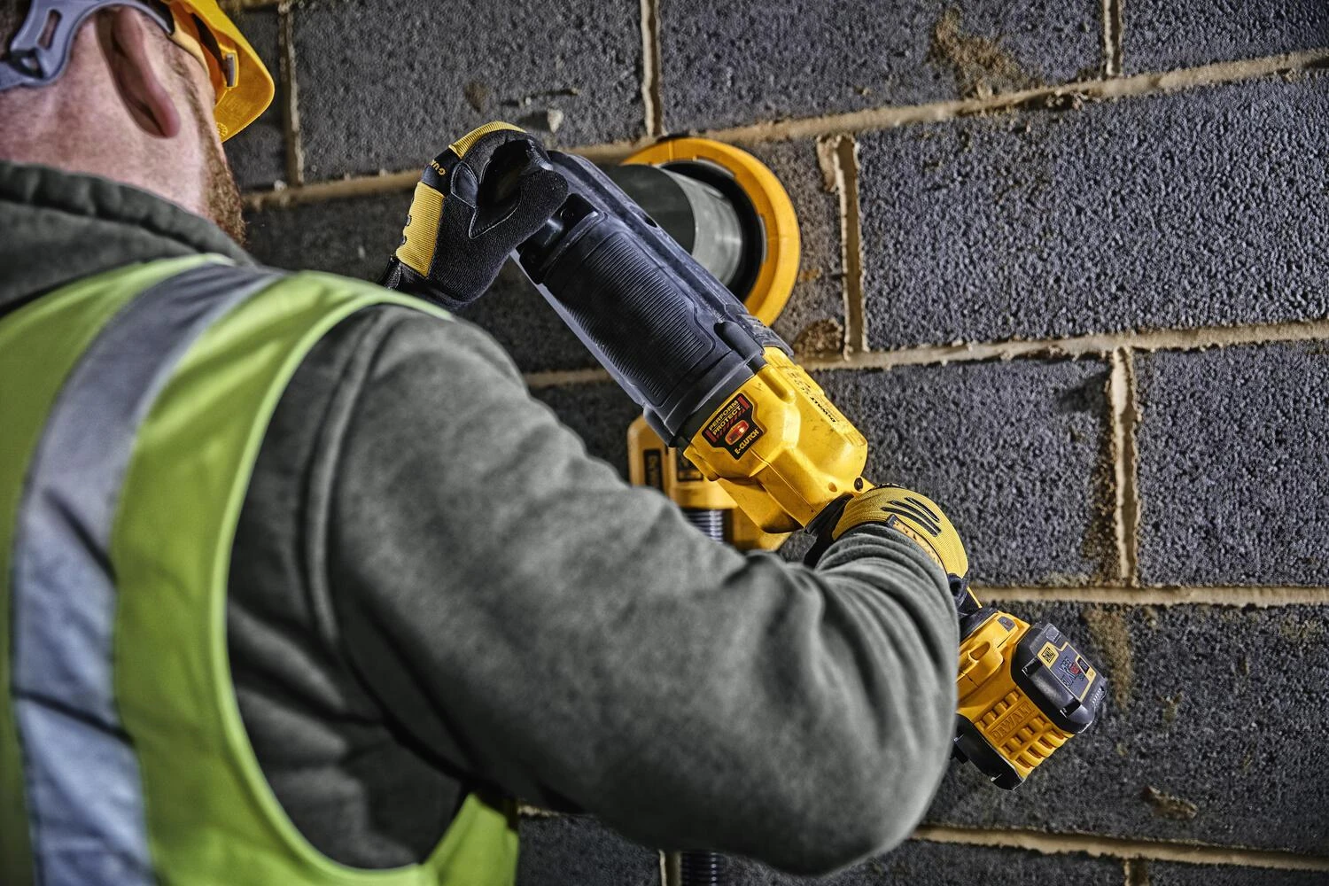 Kampinis gręžtuvas DeWalt DCD470N-XJ; 54 V (be akumuliatoriaus ir pakrovėjo)