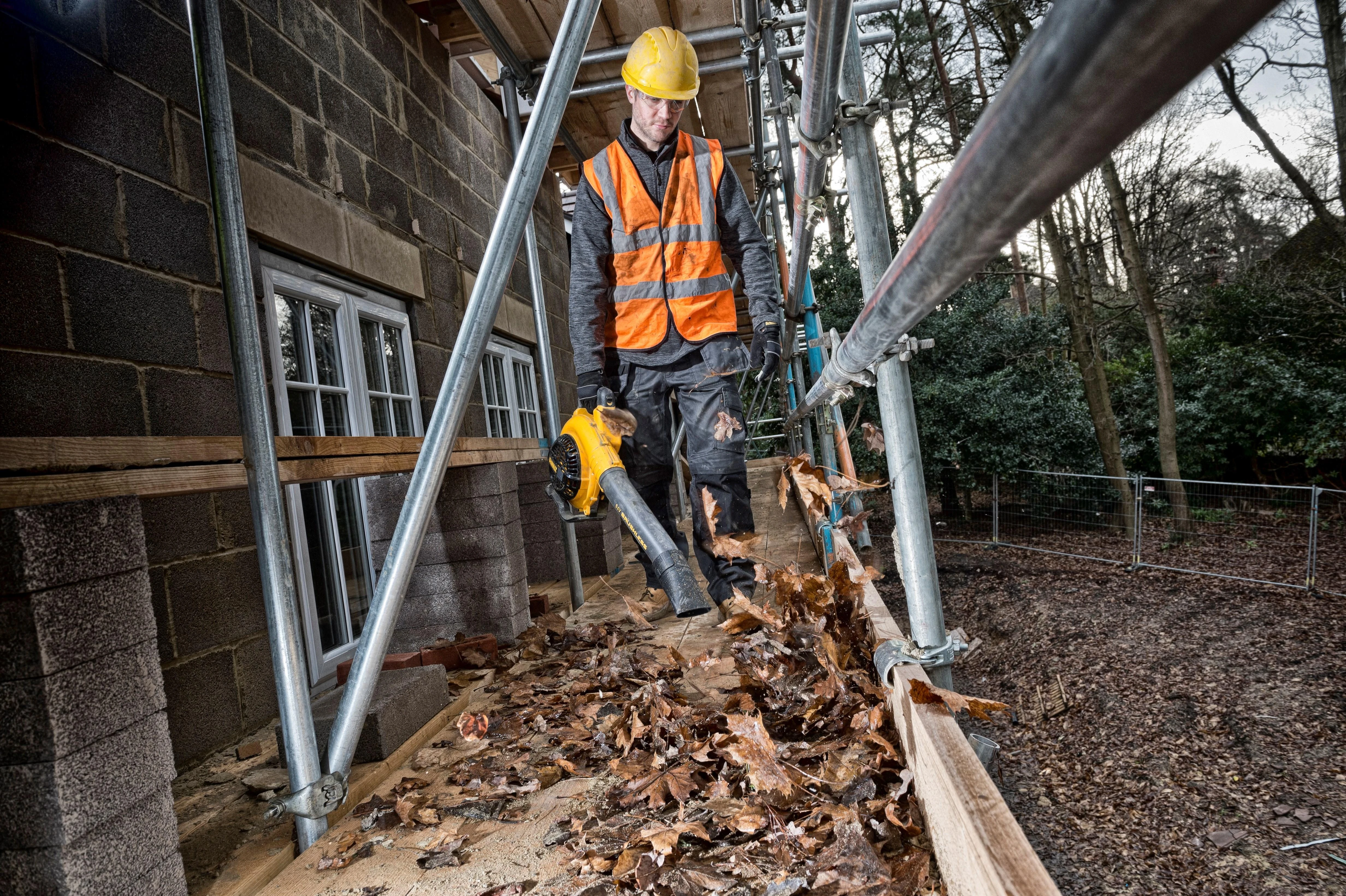 Akumuliatorinis lapų pūstuvas Dewalt DCM572 54V Flexvolt, be akumuliatoriaus ir kroviklio