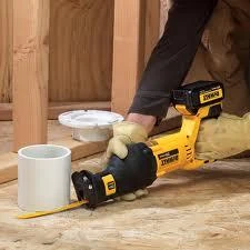 DeWalt akumuliatorinis tiesinis pjūklas DCS380N-XJ be akumuliatoriaus ir kroviklio