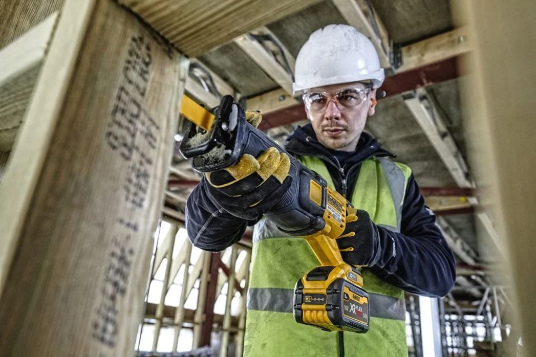 Akumuliatorinis tiesinis pjūklas DeWalt DCS389X2-QW; 54 V; 2x9,0 Ah akum.