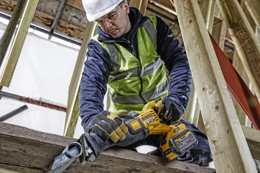 Akumuliatorinis tiesinis pjūklas DeWalt DCS389X2-QW; 54 V; 2x9,0 Ah akum.