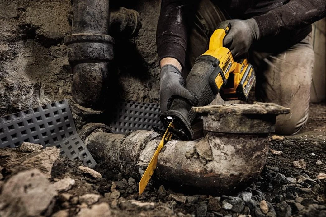 Akumuliatorinis tiesinis pjūklas DeWalt DCS389X2-QW; 54 V; 2x9,0 Ah akum.