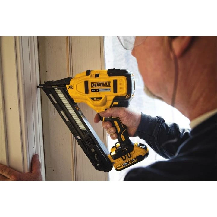DEWALT NAILER 18V 16Ga 32-63mm 2x5.0Ah BRUSHLES DCN650P2