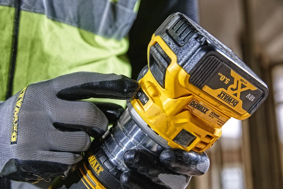 Akumuliatorinė freza DeWalt DCW604NT, BL, 6-8 mm