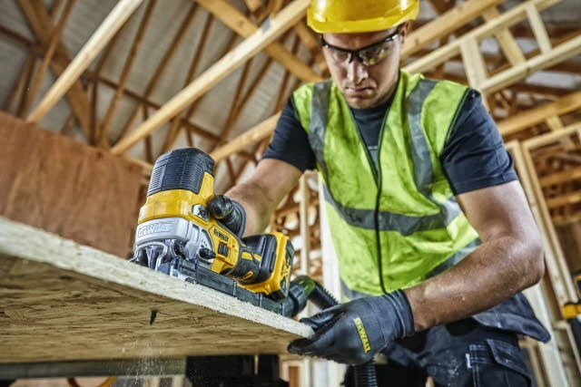 DEWALT akumuliatorinis siaurapjūklis DCS335NT 18V be akumuliatoriaus ir kroviklio su lagaminu TSTAK