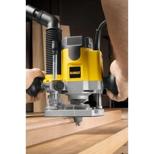 DEWALT 1100W VEIKIANTIS FREŽAS TSTAK DW621KT