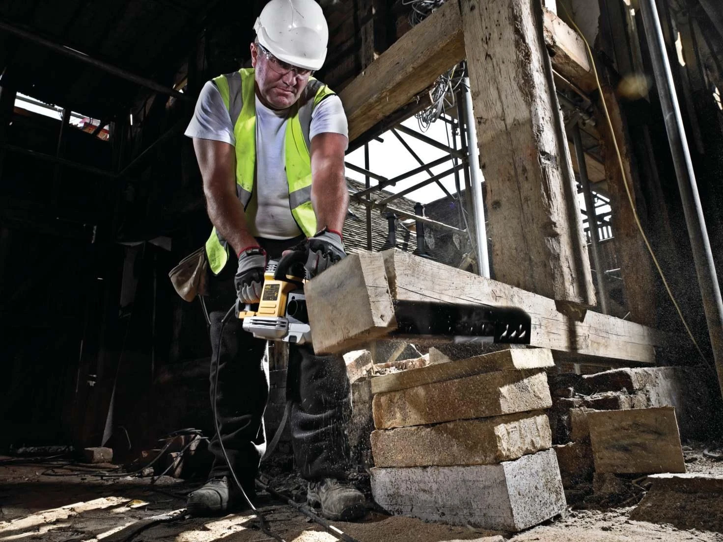 Tandeminis pjūklas DeWalt DWE398-QS
