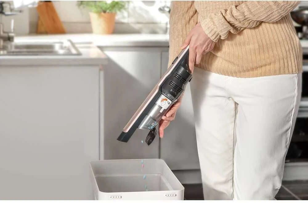 Dulkių siurblys Black & Decker Juodas & Decker Akumuliatorinis siurblys Juodas & Decker DVC320BRG-QW; 12 V; 2x2,0 Ah akum.+ pakrovėjas