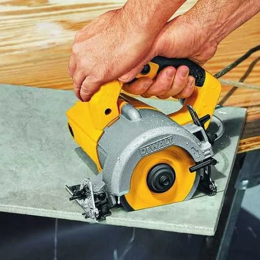 Dewalt (DWC410) diskinis pjūklas plytelių pjovimui
