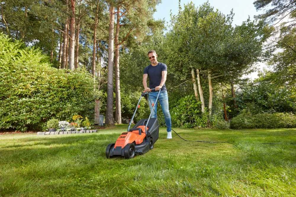 Black & Decker JUODOS + DECKER ELEKTRINĖS ŽOJĖJOS 1200W / 32cm