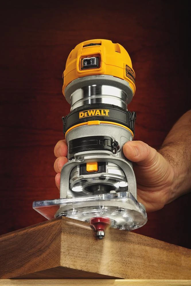 Kantų freza DEWALT  900W D26200