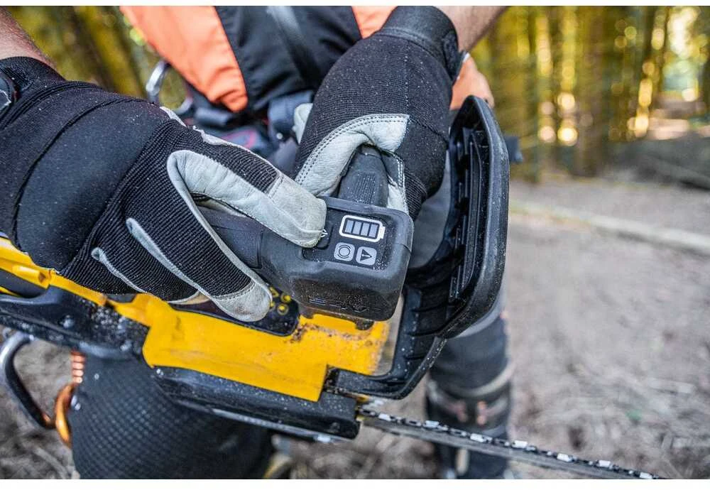 Grandininis pjūklas DeWalt FLEXVOLT DCMCST635N, 54V, 35cm, be akumuliatoriaus ir kroviklio