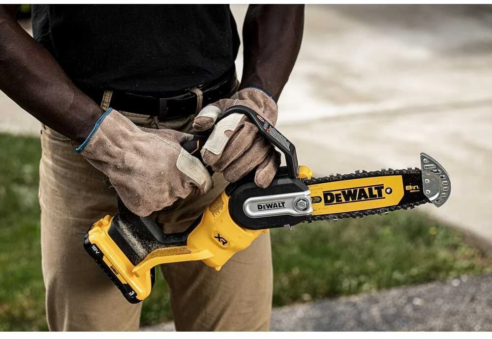 Šakų genėjimo grandininis pjūklas DeWalt DCMPS520P1-QW; 18 V; 1x5,0 Ah akum.